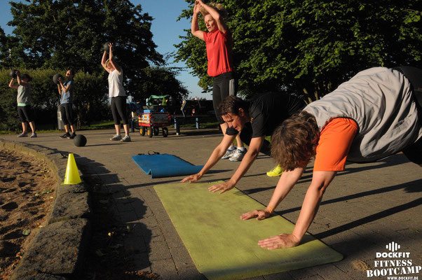 dockfit altona fitness Personal-Trainer bootcamp hamburg training fitnessexperten hamburg dockland battle ropes outdoor training sat1 Sommer