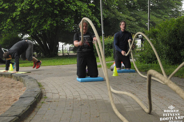 dockfit altona fitness bootcamp hamburg training fitnessexperten hamburg dockland battle ropes outdoortraining aida