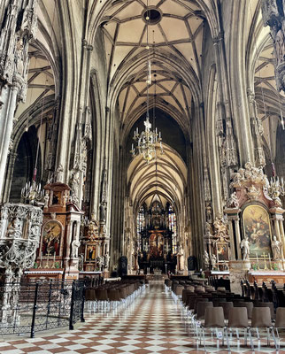 Blick in den Stephansdom