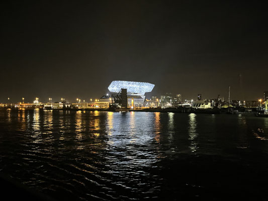 Das Hafenhaus, der Diamant Antwerpens, zu sehen bei der Abfahrt