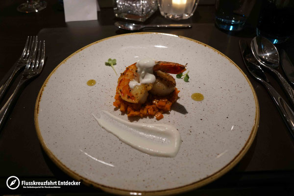 Vorspeise: Gebratene Jakobsmuschel und Riesengarnele