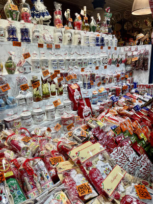 Gewürze, Magneten und verschiedene Souvenirs kann man hier an jeder Ecke kaufen