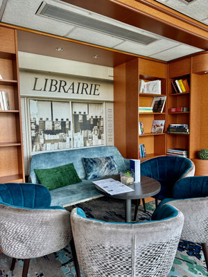 Die kleine Bibliothek auf der SEINE COMTESSE