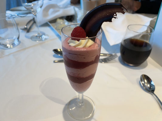 Nachspeise: Himbeer-Mousse