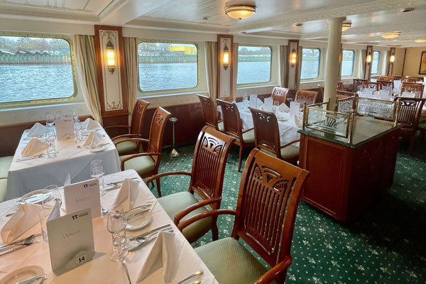 Im Hauptrestaurant der MS Thurgau Chopin