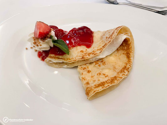 Pfannkuchen mit Macarpone & Kirschen