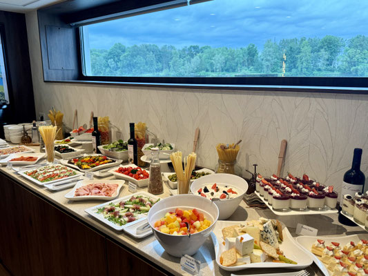 Das Antipaste-Buffet auf der VIVA TWO