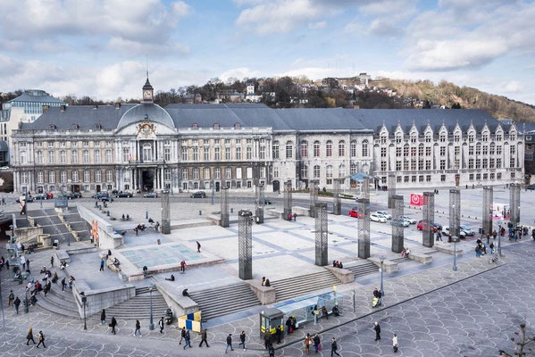 Liège, Vue actuelle de la place de l'ancienne cathédrale / Abbeville, Musée Boucher-de-Perthes