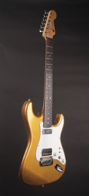 Gold Sparkle Stratocaster Model, 1997.