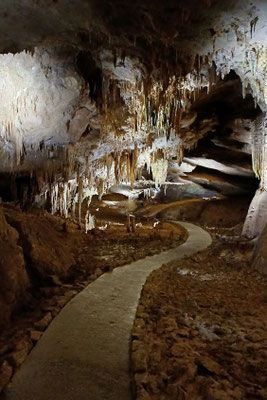 Prometheus Höhle, Kutaisi