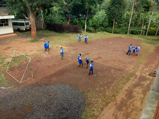 Fußballtraining an der Kiumako 