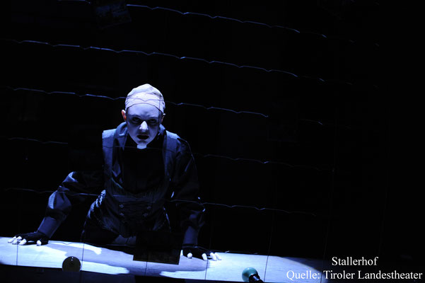 Rolle im Frauenterzett in der Kammeroper "Stallerof"am Tiroler Landestheater 2013