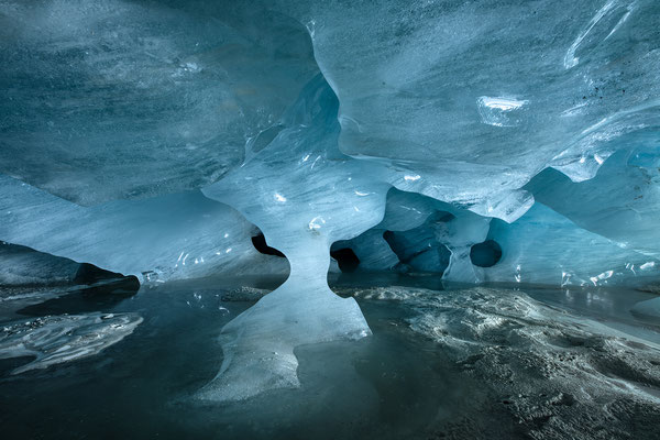 Gletschereishöhle "Faszinierende Höhlenwelt..."  Tobilafoto  Toni Bischof Ladir