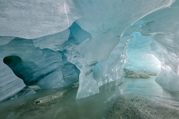 Gletschereishöhle "Zarte Gletscher-Eis-Farben... "   Tobilafoto  Toni Bischof Ladir