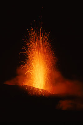 Vulkaneruption Stromboli  "Tobilafotografie"  Toni Bischof Ladir