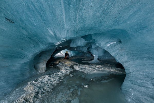 Gletschereishöhle "Klein aber fein..."   Tobilafoto  Toni Bischof Ladir