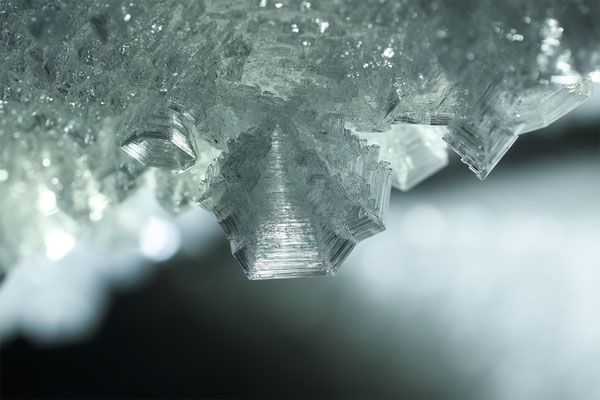 "Die Kristallgrotte im Gletscher" ,  20250214-Gletscherhöhle-Wittenwasseren-Stack-19-2  ,  Tobilafotografie Toni Bischof, Ladir