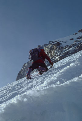 "Huandoy Norte (6395m)  Klettern in der NW-Wand... "  Tobilafoto Toni Bischof, Ladir