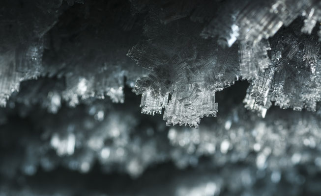 "Die Kristallgrotte im Gletscher" , 20250213-Gletscherhöhle-Wittenwasseren-DSC_4130 ,  Tobilafotografie Toni Bischof, Ladir