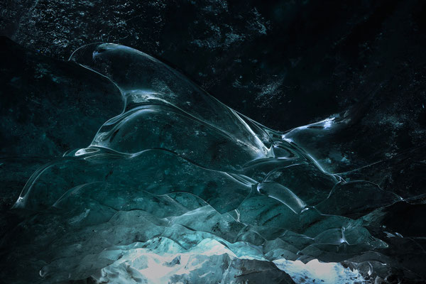 " Einschlüsse und Spiegelungen " 20250303-Kleine-Höhle-Morteratsch_DSC5570 Tobilafotografie Toni Bischof, Ladir