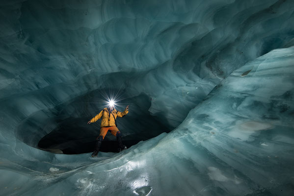 "Die Höhle im Gletscher..." Gletschereis-Höhle Schweiz Tobilafoto Toni Bischof Ladir