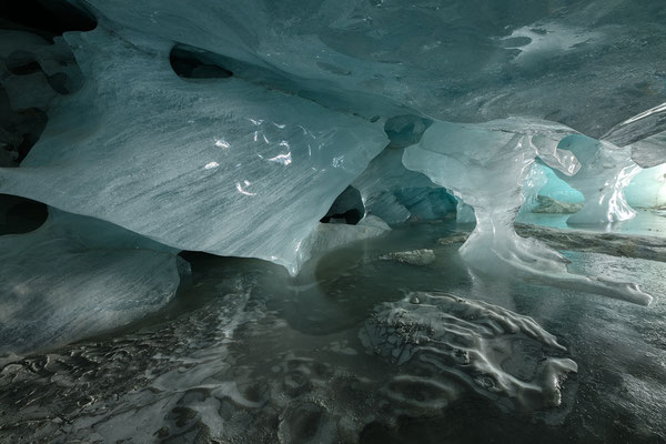 Gletschereishöhle "Faszinierende Höhlenwelt..."  Tobilafoto  Toni Bischof Ladir
