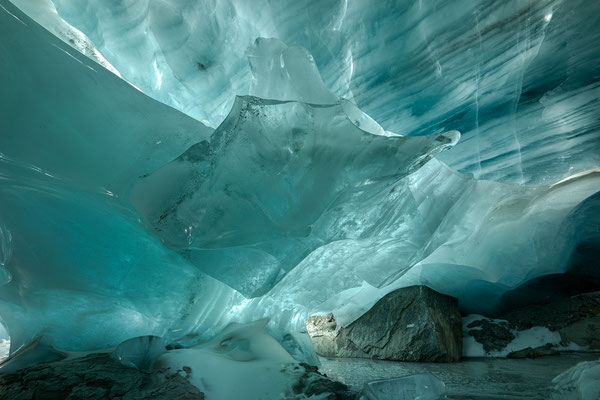 "Gletschereis...1000 jährig oder älter..." Gletschereis-Höhle Schweiz  Tobilafoto Toni Bischof Ladir