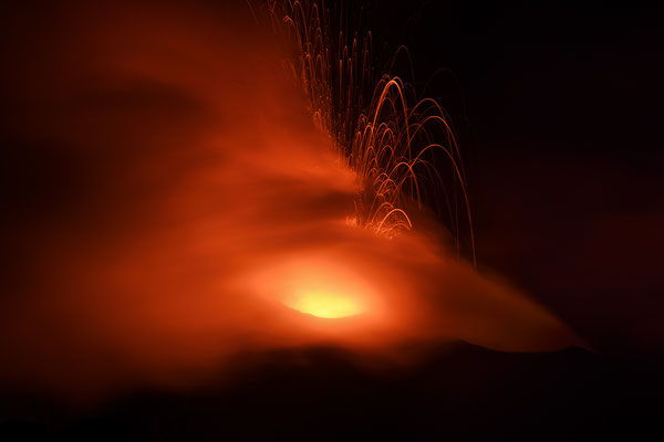 Vulkaneruption Stromboli  "Tobilafotografie"  Toni Bischof Ladir