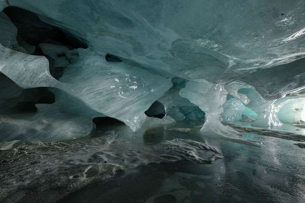 Gletschereishöhle "Faszinierende Höhlenwelt..."  Tobilafoto  Toni Bischof Ladir