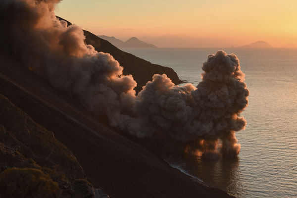 170m-Spot-Sciara del Fuocco Stromboli  "Tobilafotografie"  Toni Bischof Ladir