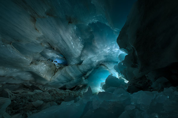 "Eishöhle im Tiefengletscher"    Tobilafotografie Toni Bischof, Ladir