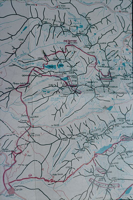 Gebietskarte mit in Rot eingezeichneten Touren "Alpamayo und Nevado Santa Cruz"  Tobilafoto Toni Bischof, Ladir
