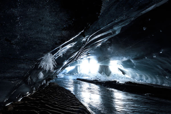 " Les Diablerets Glacier 3000 grotte glaciaire "  20201210-Eishöhle-Glacier3000-Stack-4 , Tobilafotografie  Toni Bischof, Ladir