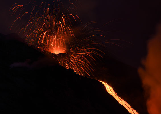 Vulkan  Stromboli  "Tobilafotografie"  Toni Bischof Ladir