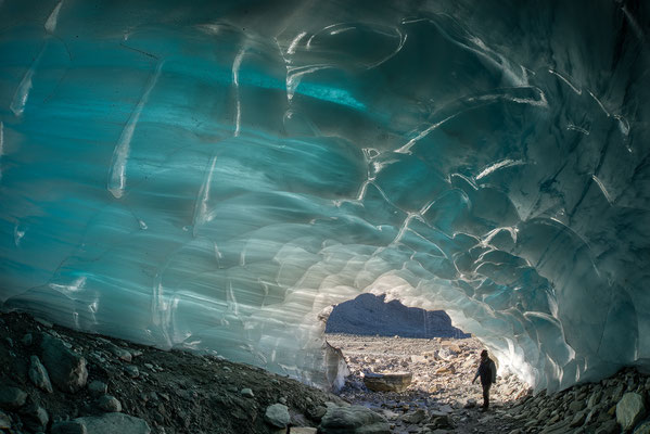 "Das Licht war mit mir" Gletschereishöhle     Tobilafotografie Toni Bischof, Ladir