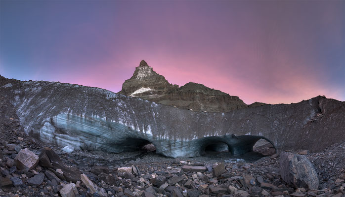 23.9.2022... "Vor Sonnenaufgang..." Eishöhle im Furggletscher/Schweiz  Tobilafotografie Toni Bischof, Ladir