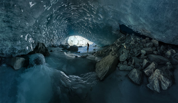 "Gletscherhöhle für Alle... 14.2.2023"    Tobilafoto Toni Bischof, Ladir