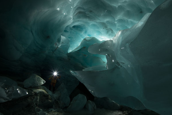 "Die Höhle im Gletscher..." Gletschereis-Höhle Schweiz Tobilafoto Toni Bischof Ladir