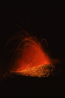 Vulkaneruption Stromboli  "Tobilafotografie"  Toni Bischof Ladir