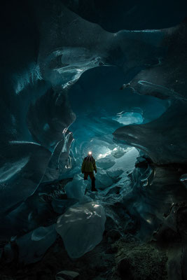 18.5.2021... "Die Blaue Grotte"  Gletschereis-Höhle Schweiz Tobilafotografie  Toni Bischof, Ladir