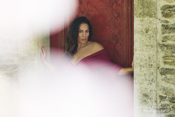 shooting photo femme à l'abbaye des vaux de cernay