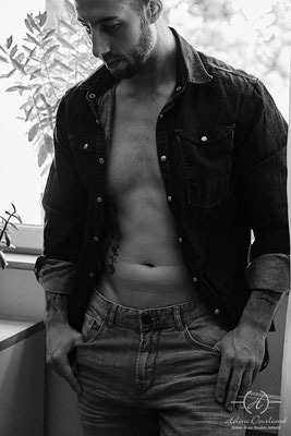 photographie boudoir homme élégante