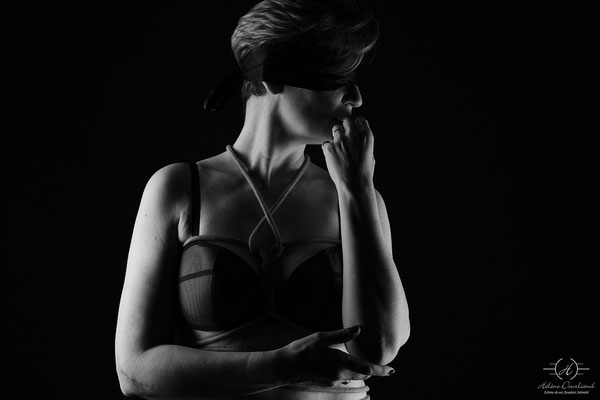 Séance Photo Shibari : Beauté dans l'Intimité des Liens