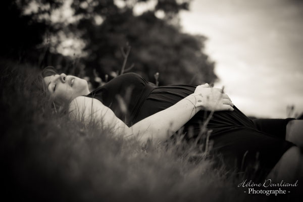 Parenthèse enchantée : séance photo grossesse dans la nature, Yvelines