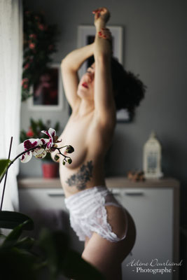 photographie de silhouette féminine anonyme