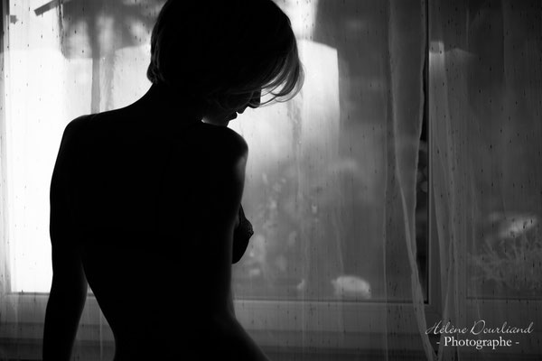 portrait de femme en contre-jour
