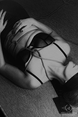 Séance Photo Shibari : Fusion Émotionnelle et Artistique