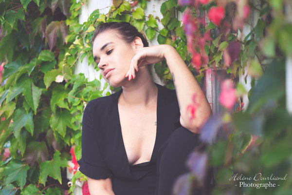 shooting photo femme solo en extérieur à Rambouillet
