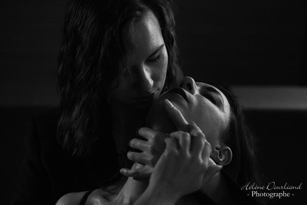 L'Intensité du Nu en Noir et Blanc : Une Collection de Photos de Couple