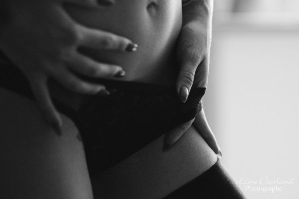 pose sexy en séance boudoir